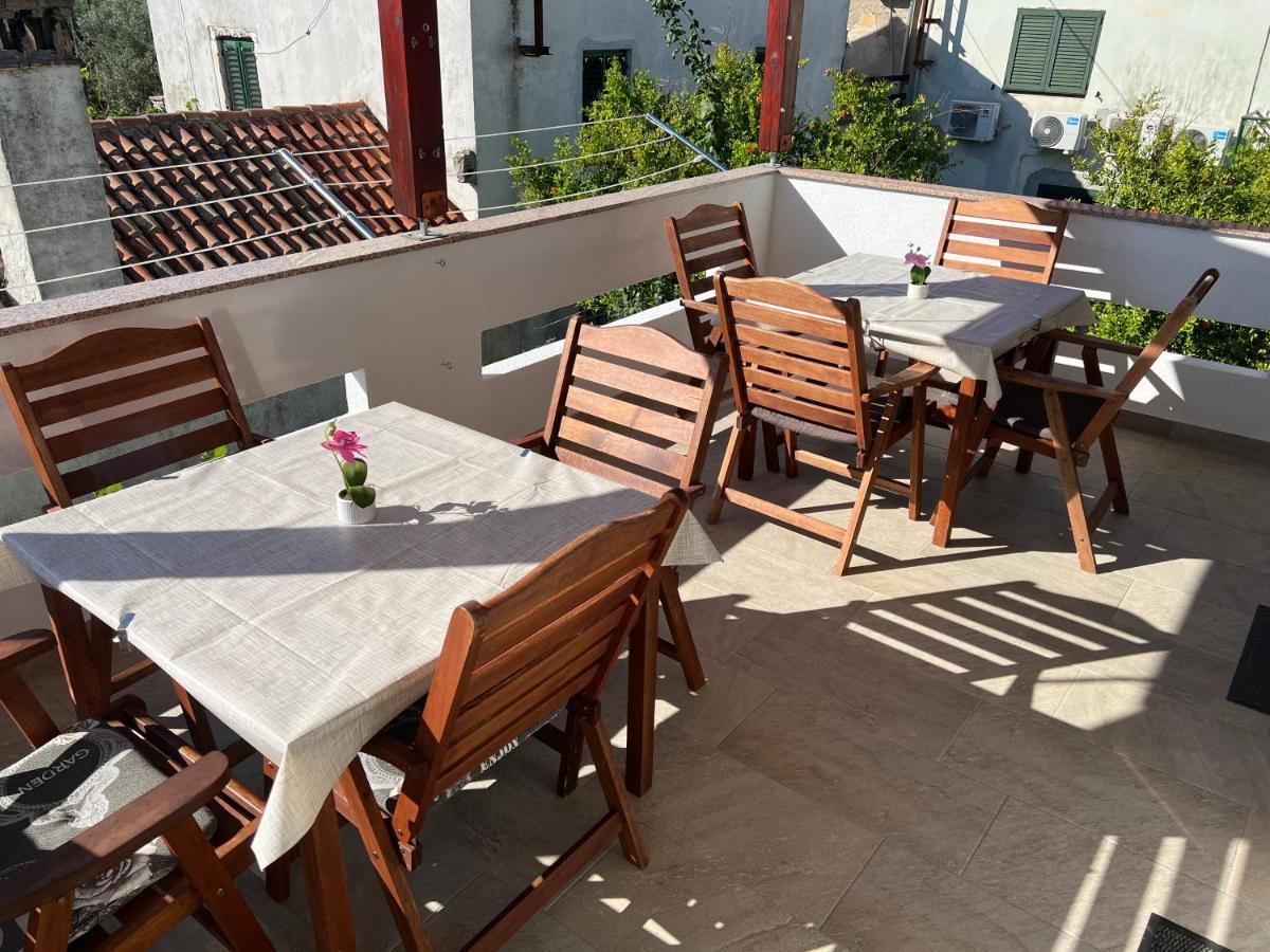 Apartmani Nina I Niko Ugljan Exterior foto