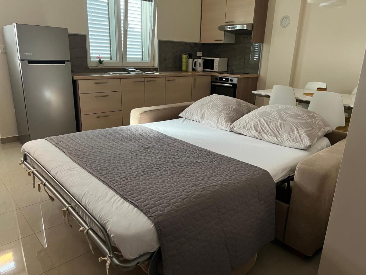 Apartmani Nina I Niko Ugljan Zimmer foto