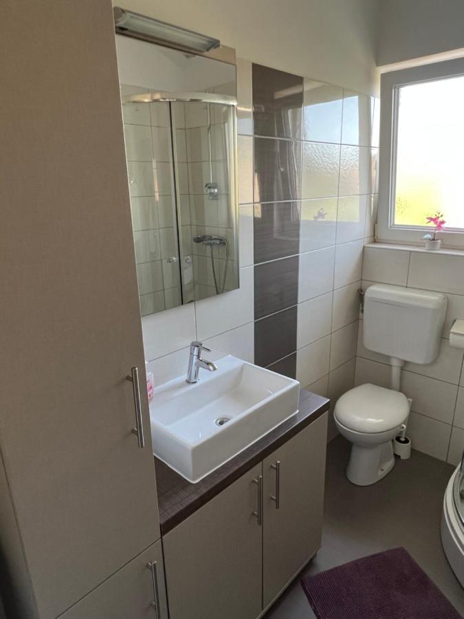 Apartmani Nina I Niko Ugljan Zimmer foto