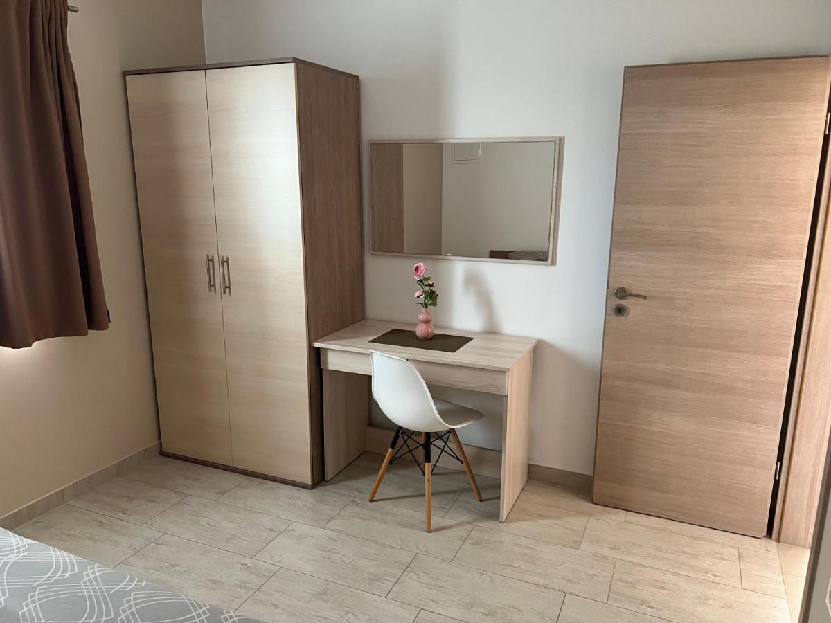 Apartmani Nina I Niko Ugljan Zimmer foto